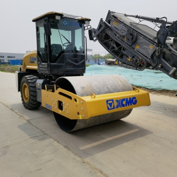 徐工8噸小型壓路機XS85單鋼輪壓路機在全國市場新突破