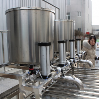 全自動大型豆腐機 氣壓式豆腐機械加工 漿渣分離三聯(lián)磨漿機