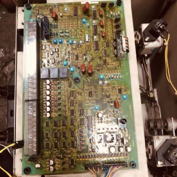 YASKAWA安川CDMR-Z3B VS-505Z3B 2260 230V 260A伺服驅動器維修