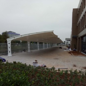 精品膜結構車棚加工-停車棚-汽車遮陽雨棚-電動自行車棚