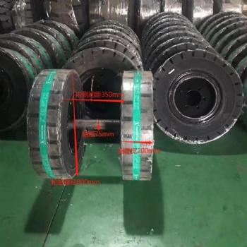廠區(qū)轉(zhuǎn)運平板拖車實心輪隧道開挖防水掛布臺車實心輪胎直徑800x200實心輪及車軸