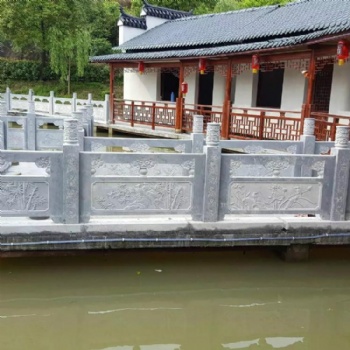 濟(jì)寧 石護(hù)欄欄桿加工廠家 河道護(hù)欄制作安裝 多種樣式可選 上門安裝