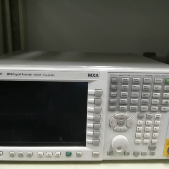 N5227B PNA 微波網絡分析儀，900 Hz/10 MHz 至 67 GHz