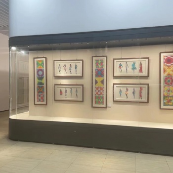 專業定做博物館展柜玻璃展示柜液壓柜