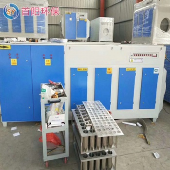 一萬風(fēng)量活性炭過濾箱吸附箱配7.5Kw風(fēng)機風(fēng)量風(fēng)壓匹配