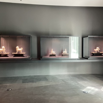 玻璃展示柜博物館展示柜紀念館文物陳列展柜字畫產(chǎn)品展示柜臺定制