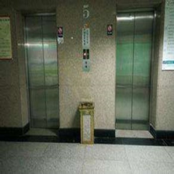 上海寶山地區，各種型號觀光電梯室外高層電梯回收