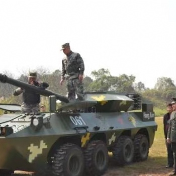 河南弘訊軍事模型廠家 專業(yè)制作生產(chǎn)各種比例軍事展覽設(shè)備
