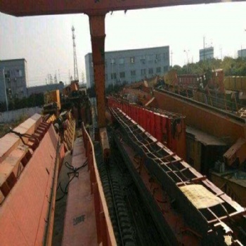 啟東地區， 各種型號報廢門式起重機，海港吊回收包拆除