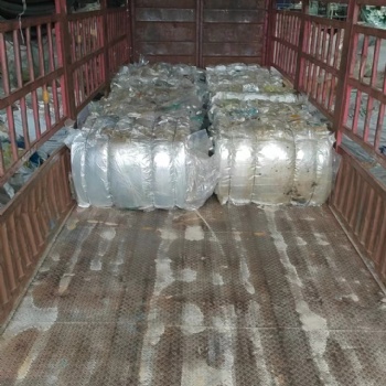 回收PET輕膠膜，卷筒刀裁都可以，月需800噸