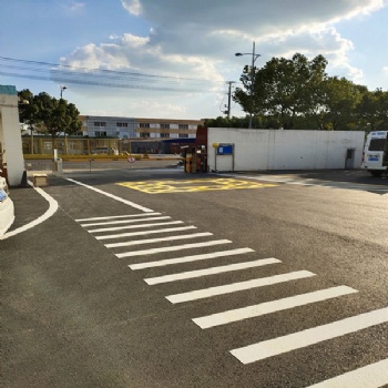 太倉交叉路口標(biāo)線價(jià)格 蘇州廠區(qū)車道馬路劃線價(jià)格 蘇州工廠地面標(biāo)線價(jià)格