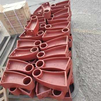公路護(hù)欄立柱 不銹鋼防撞護(hù)欄支架 河道欄桿立柱加工定做衡水海晨