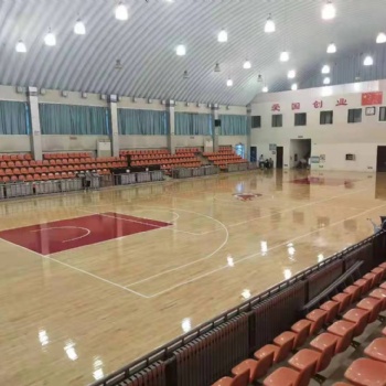 給木地板一次新生，為家居增添一份溫馨與舒適