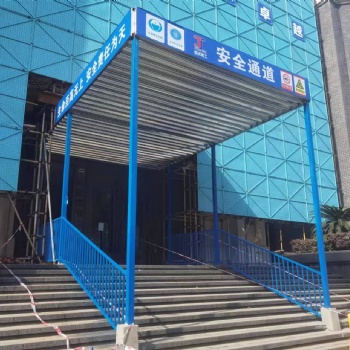 重慶安全通道通道防護棚施工電梯防護棚人行通道棚