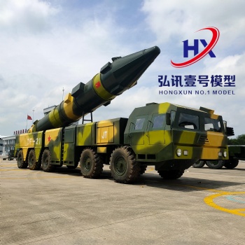 河南軍事模型廠家，專業(yè)生產(chǎn)可開動(dòng)坦克，裝甲車，飛機(jī)模型
