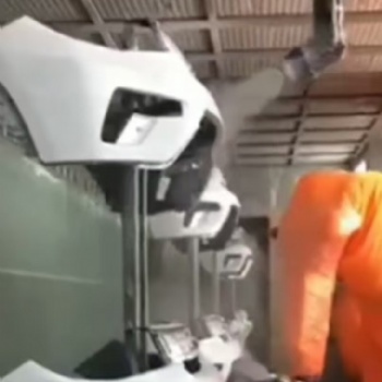 機器人智能化高效噴涂線