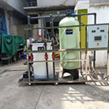 儀征廚房用水軟化水設備/全自動軟水器/水利用率高